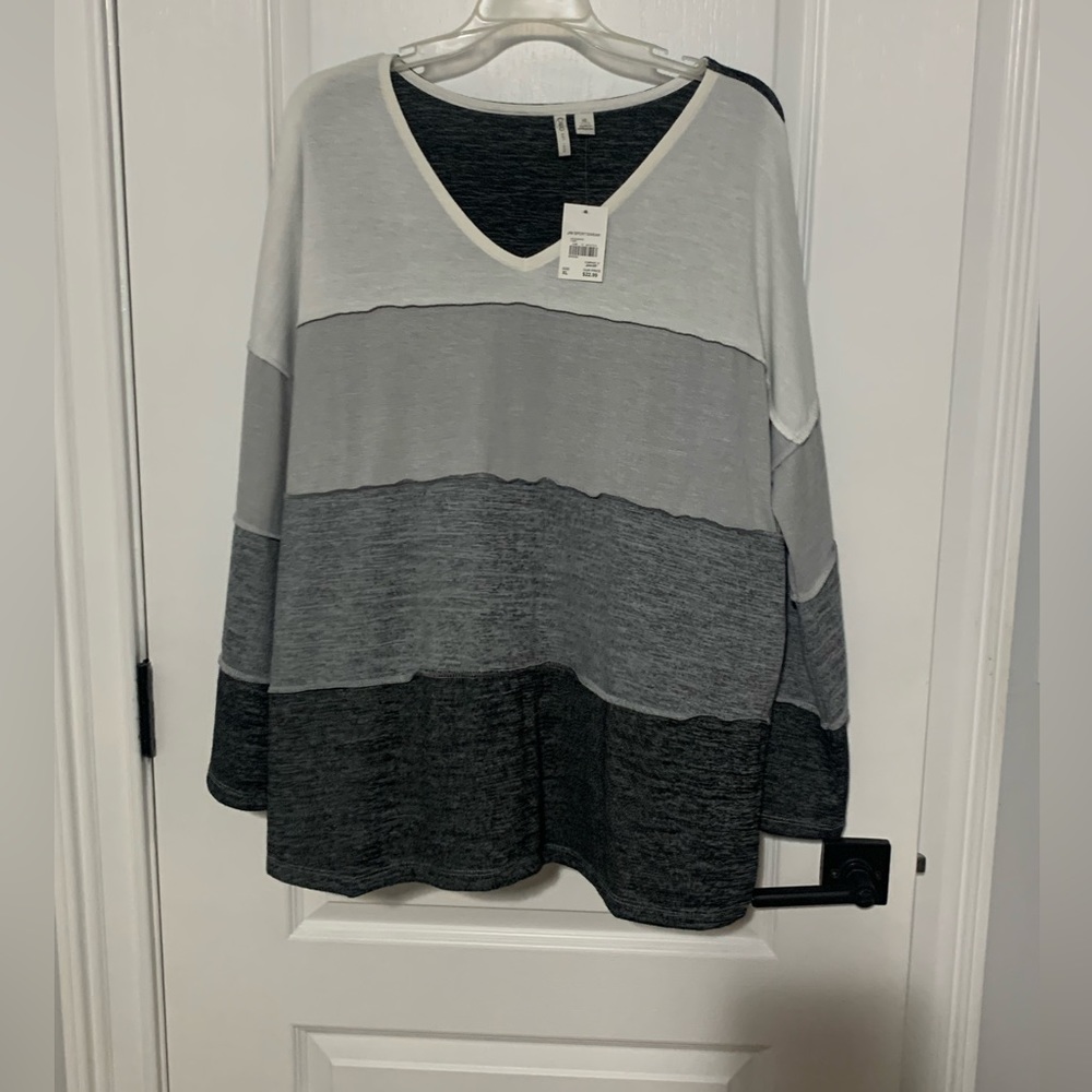 Junior Miss Top from Cato.  NWT   Size XL. Lightweight with bell sleeves.